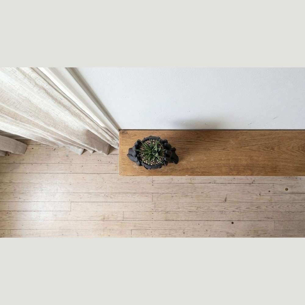 Whisper of the Void — "Hands" Sculptural Vase in Matte Black Resin (30 cm)
Two hands cradle the void and turn it into art. Whisper of the Void is a tribute to human anatomy and contemporary design: hand shape in resinTarafloTaraflo sculptural vase