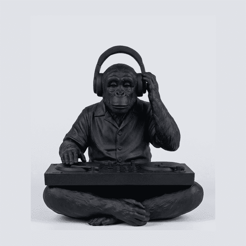 The DJ Chimp — Statuetta Scimmia in Resina Nera Opaca - Taraflo