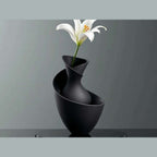 Torsione d'Eclissi — Vaso Scultoreo Elicoidale Nero Opaco (30 cm) - Taraflo