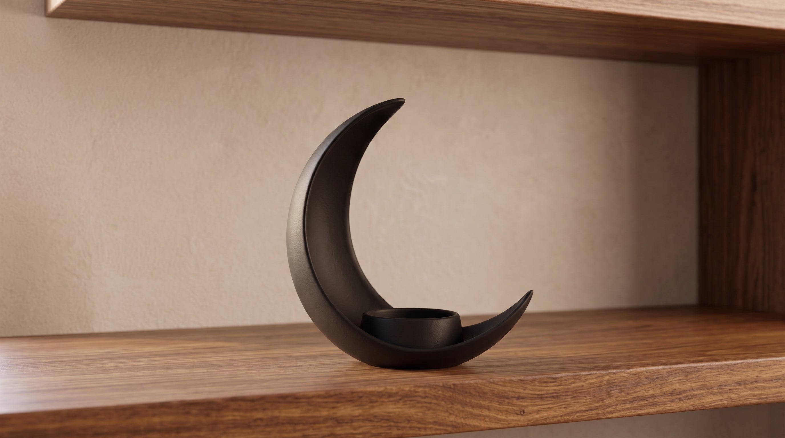 Eclissi Lunare: Vaso a Mezzaluna in Resina Matte Black Alta 25cm Taraflo