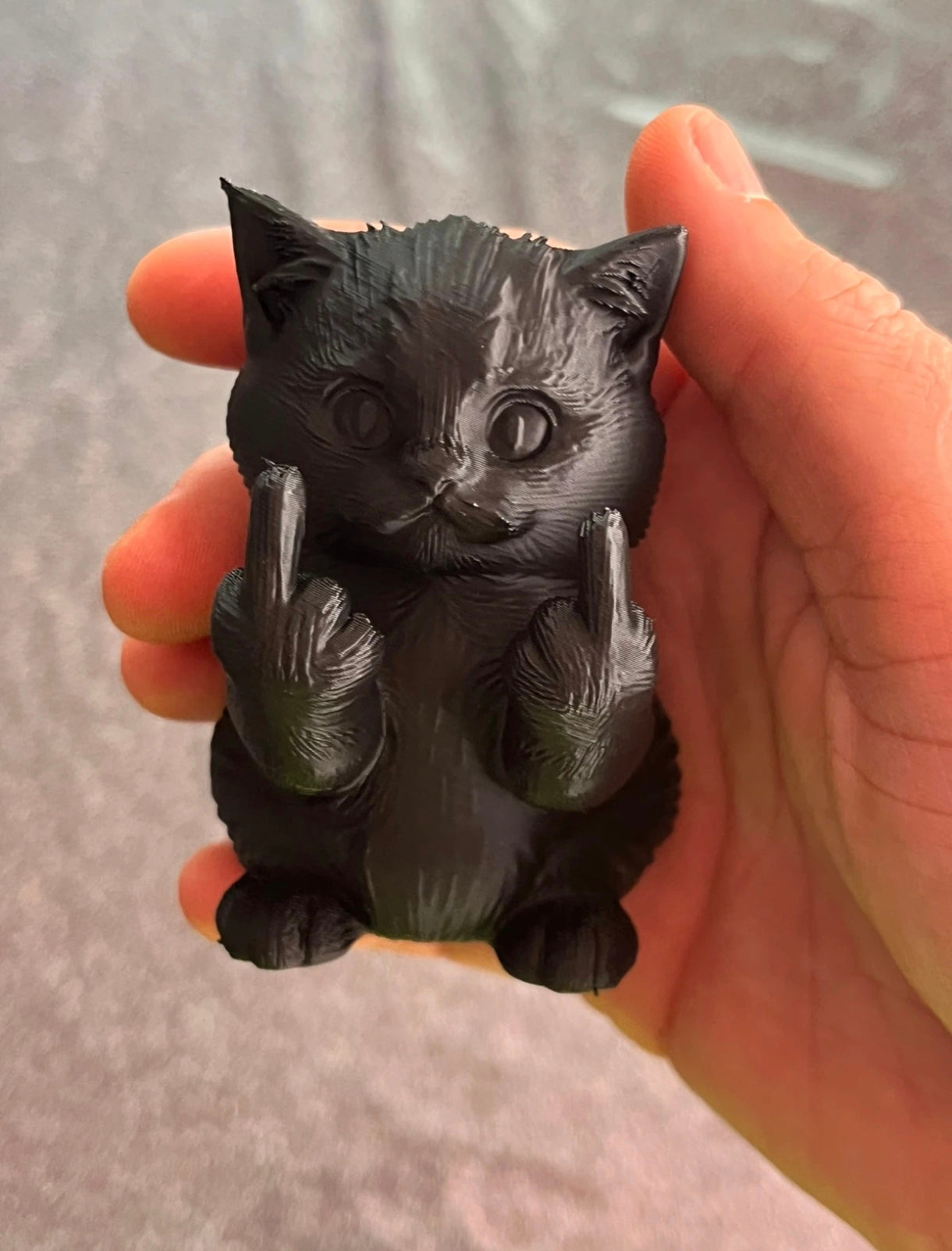"The Sassy Noir Cat" – Scultura Minimalista in Nero Opaco