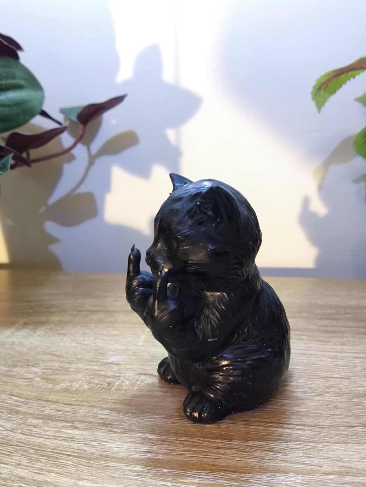 "The Sassy Noir Cat" – Scultura Minimalista in Nero Opaco