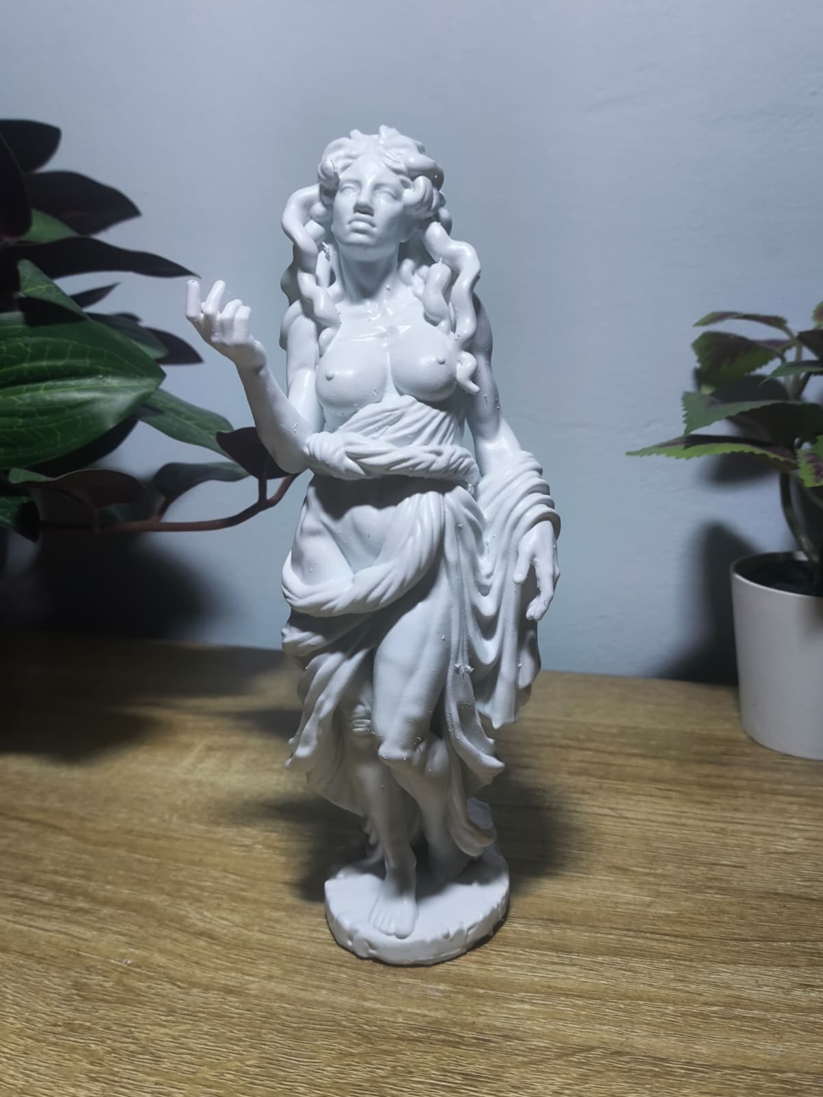 Euryale – Le Murmure du Mystère
