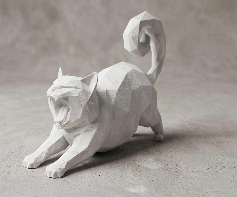 Gatto «Yawning» Low-Poly — Statuetta Decorativa in Resina Bianca Opaca - Taraflo