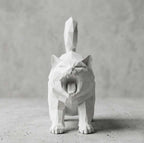 Gatto «Yawning» Low-Poly — Statuetta Decorativa in Resina Bianca Opaca - Taraflo