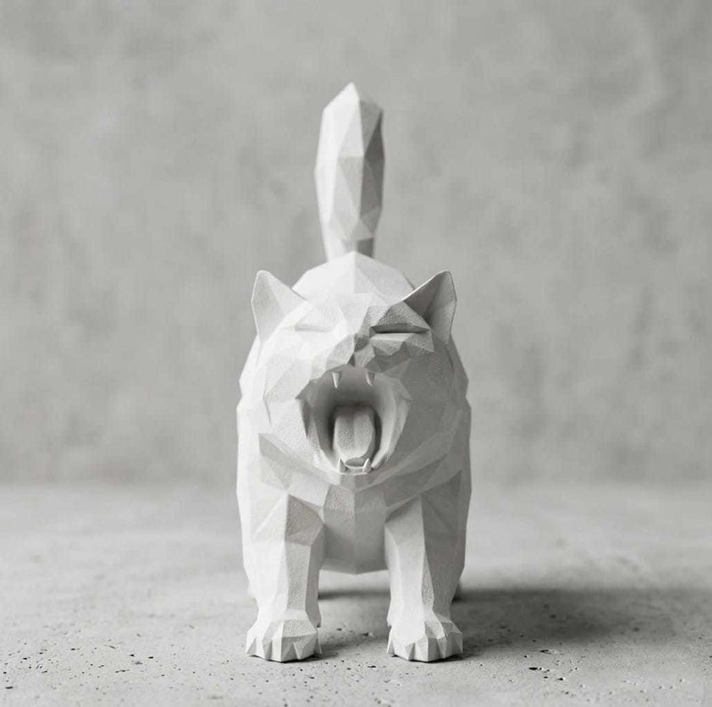 Gatto «Yawning» Low-Poly — Statuetta Decorativa in Resina Bianca Opaca - Taraflo