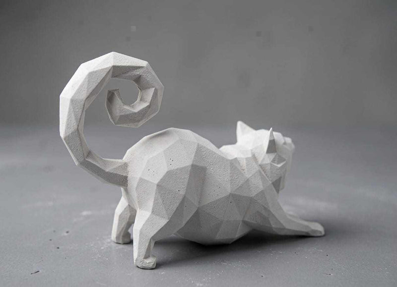 Gatto «Yawning» Low-Poly — Statuetta Decorativa in Resina Bianca Opaca - Taraflo