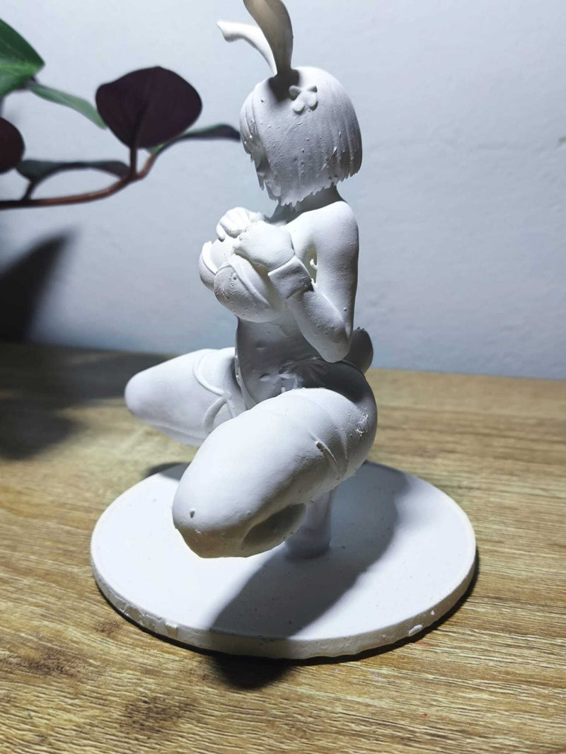 Coniglietta Bunny — Statuetta da Collezione in Resina Bianca - Taraflo