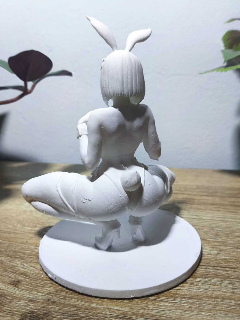 Coniglietta Bunny — Statuetta da Collezione in Resina Bianca - Taraflo