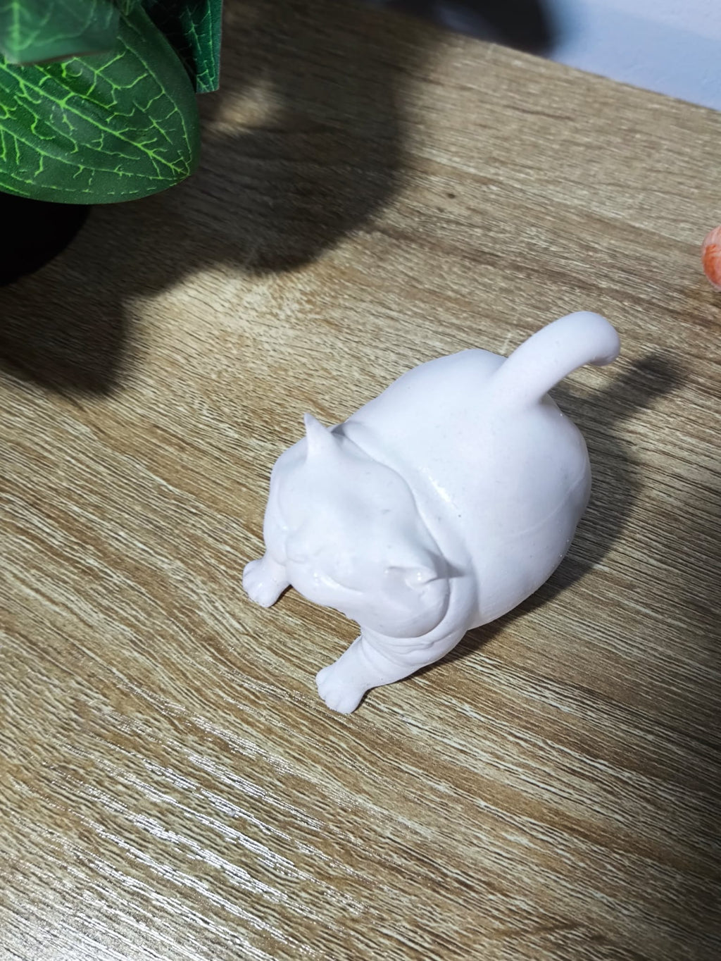 "Big Yawn & Stretch" – Statuetta del Risveglio Felino