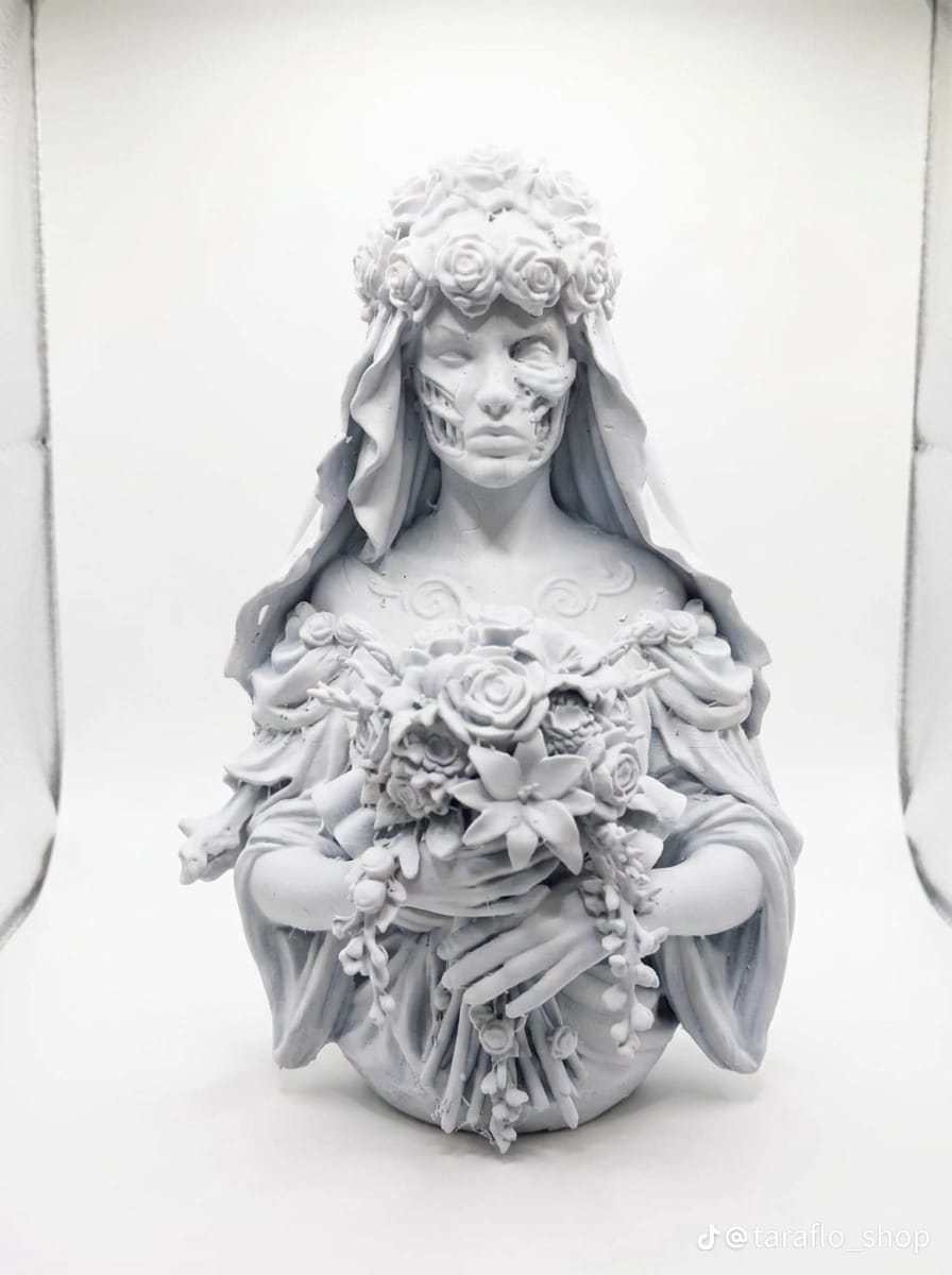 L'Eterno Incanto — Busto "Sposa Cadavere" in Resina Bianca - Taraflo