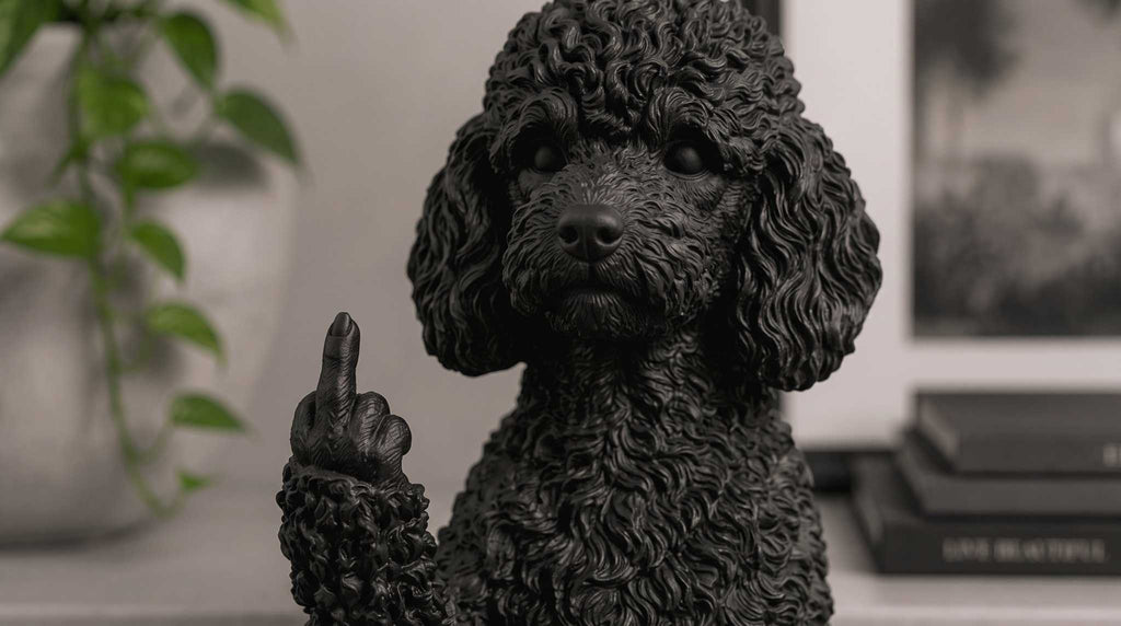 Barboncino Toy — Statuetta Cane «Educato… ma non troppo»