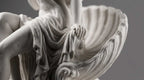 Statua Venere sulla Conchiglia in Resina Bianca Effetto Gesso – Scultura Dea dell'Amore e della Bellezza – Arredo Classico per Casa e Bagno