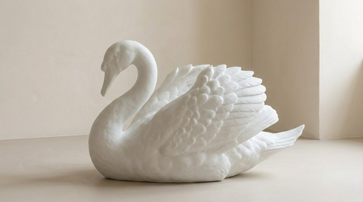 Statua di Cigno in Resina Bianca Opaca - Eleganza Minimalista e Dettagli Raffinati Taraflo