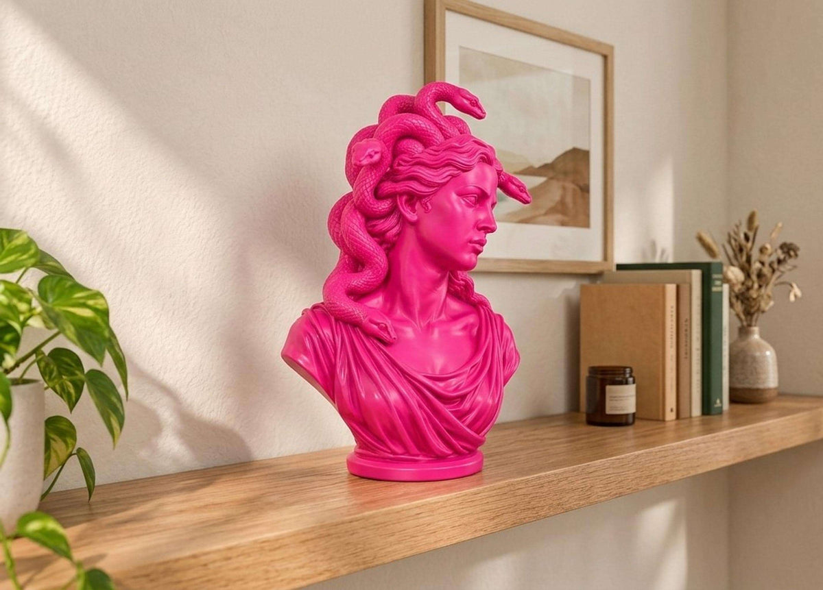 Busto Medusa Rosa Candy in Resina, Scultura Pop Art — immagine 2