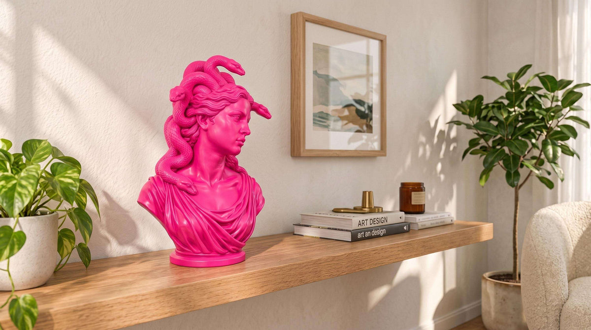 Busto Medusa Rosa Candy in Resina, Scultura Pop Art — immagine 6