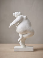 Statuetta decorativa Madre Natura vista da vicino, finitura effetto gesso