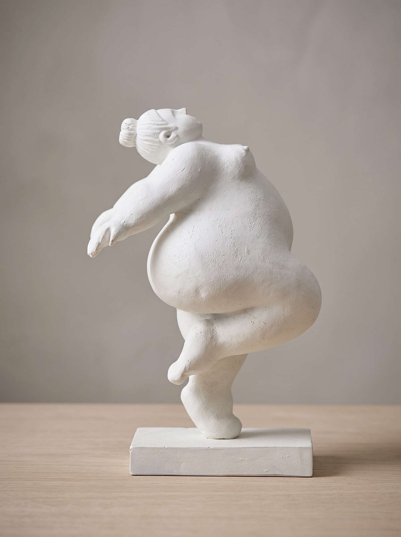 Statuetta decorativa Madre Natura vista da vicino, finitura effetto gesso