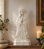 Statua Santa Muerte Effetto Gesso Bianco — Scheletro con Rosario e Corona a Raggi, Decor Gotico