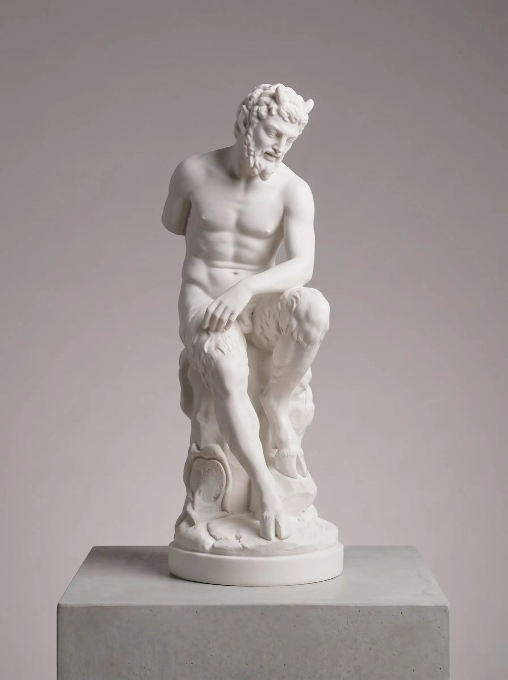 Statua Fauno a riposo in Resina ABS - Scultura Moderna in Stile Classico