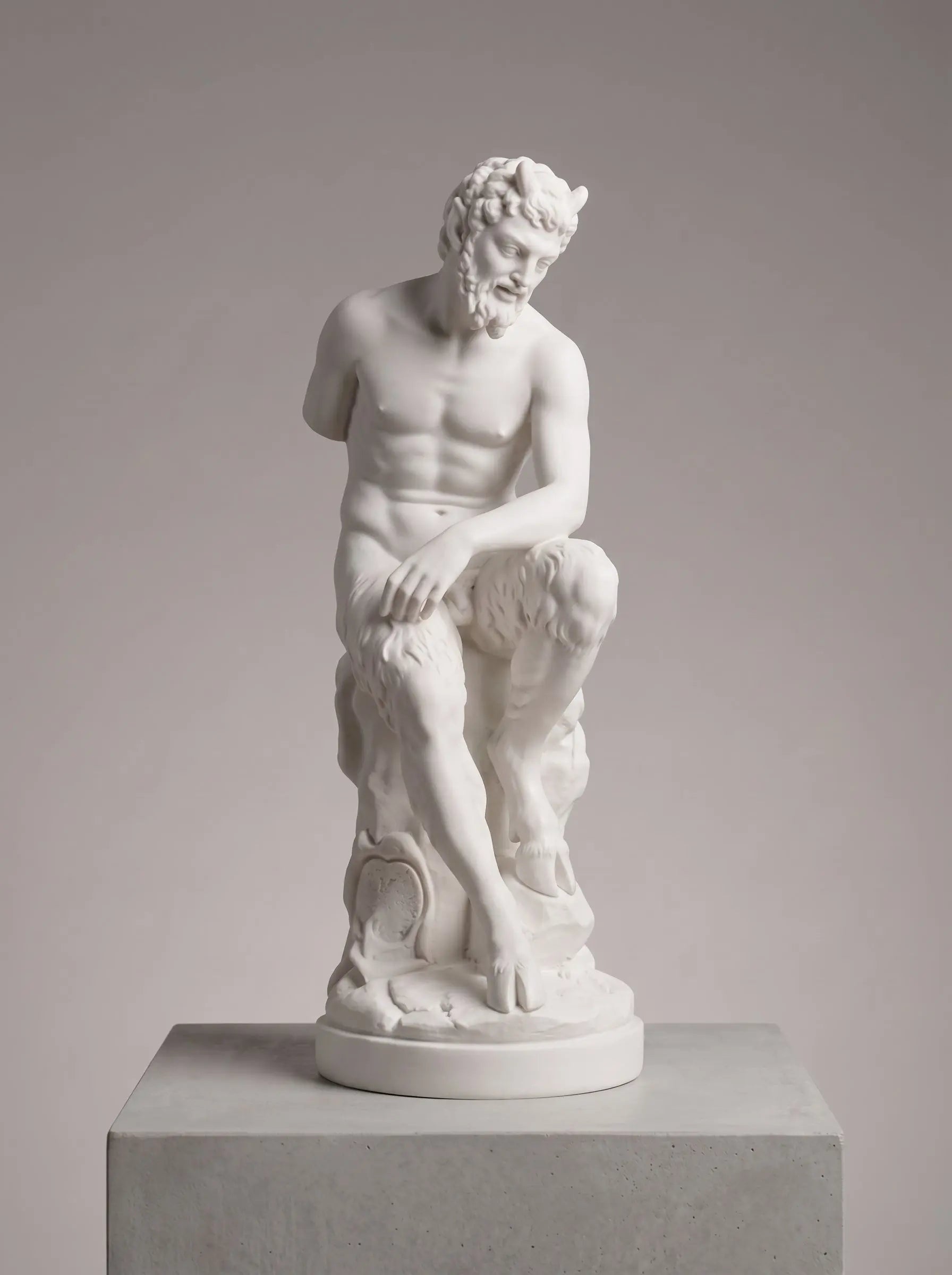 Statua Fauno a riposo in Resina ABS - Scultura Moderna in Stile Classico