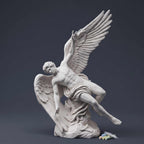 Statua di angelo cadente in gesso bianco ispirata alla caduta di Icaro, scultura d'arte classica con dettagli muscolari e design moderno minimalista