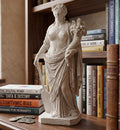 Scultura classica Dea della Fortuna bendata effetto gesso bianco opaco con cornucopia e timone