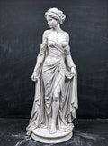 Statuetta "Venere / Dea della Bellezza" in Resina Effetto Gesso Bianco - Scultura Neoclassica d'Arredo con Abito Drappeggiato e Dettagli Finemente Intagliati - Soprammobile Elegante per Casa, Studio e Salotto
