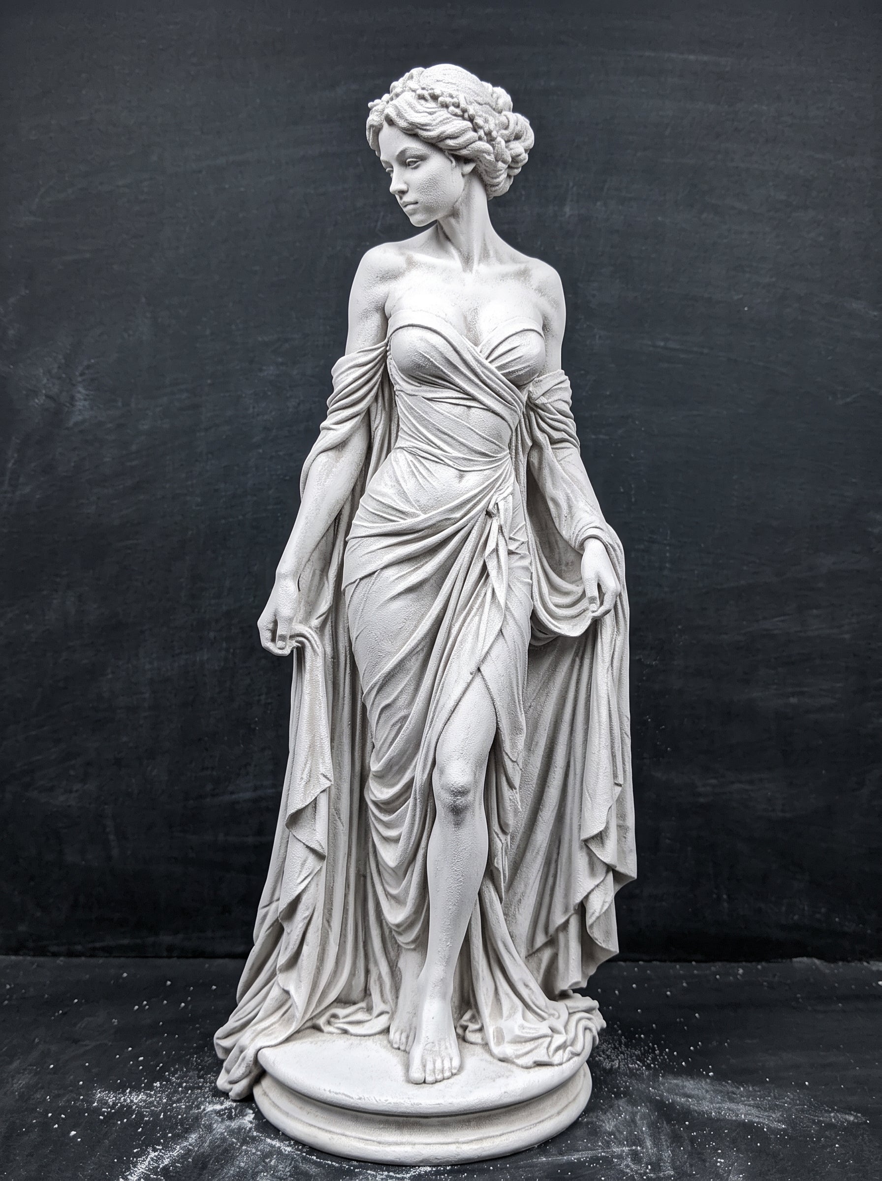 Statuetta "Venere / Dea della Bellezza" in Resina Effetto Gesso Bianco - Scultura Neoclassica d'Arredo con Abito Drappeggiato e Dettagli Finemente Intagliati - Soprammobile Elegante per Casa, Studio e Salotto