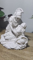 Video: Achille e Pentesilea — Scultura Mitologica in Resina - Taraflo