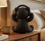 Orsetto «Tech-Cozy» con Cuffie — Statuetta in Resina Nera Opaca (Effetto Maglia) - Taraflo