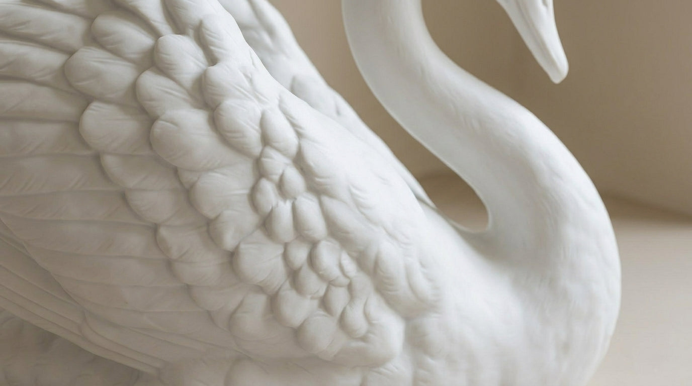 Statua di Cigno in Resina Bianca Opaca - Eleganza Minimalista e Dettagli Raffinati Taraflo