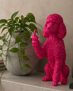 Statua Cane Barboncino Rosa in Resina con Dito Medio — immagine 3