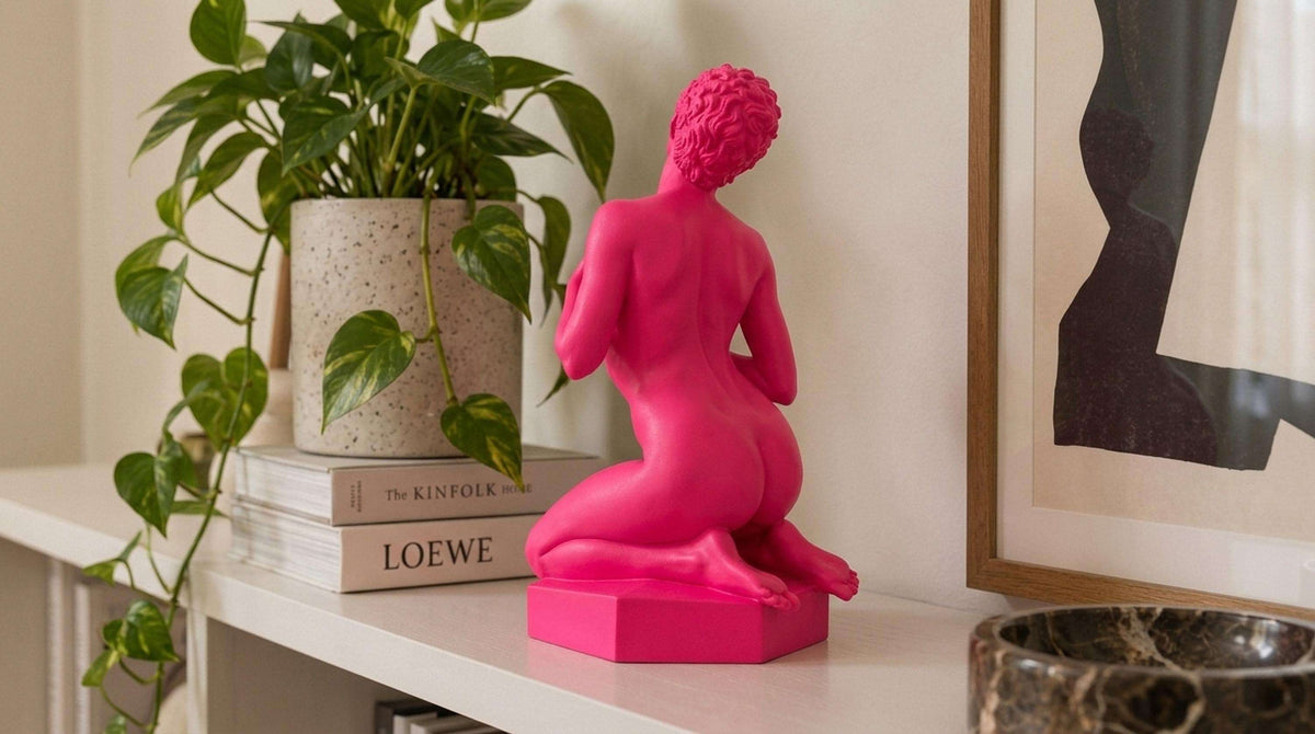 Statua Donna Rosa Candy in Resina, Scultura Pop Art — immagine 4