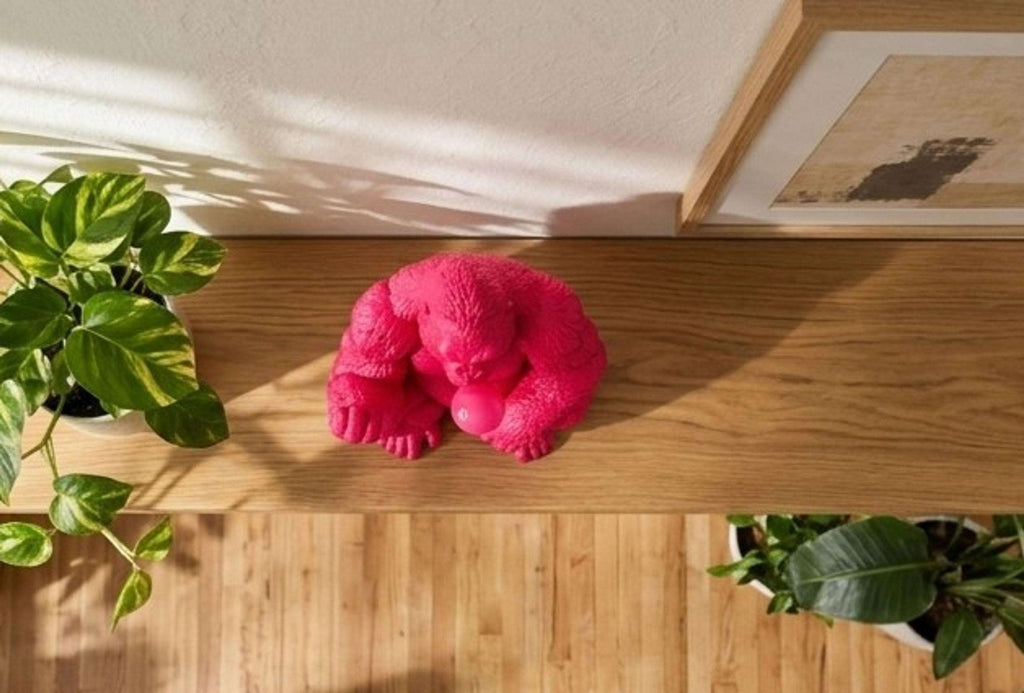 Statua Gorilla Rosa Candy Bubble Boss in Resina Pop Art — immagine 3