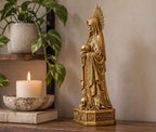 Statua Santa con Due Teschi Dorata in Resina Gotica — immagine 4