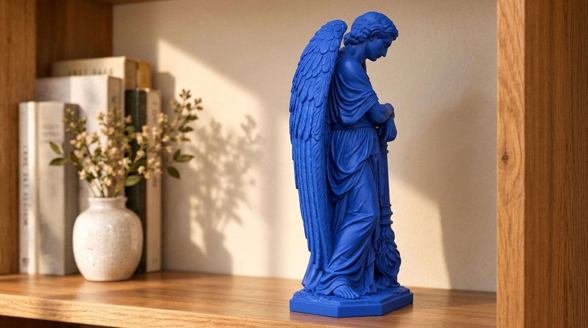 Statua Thanatos Blu Zaffiro in Resina con Ali e Torcia — immagine 3