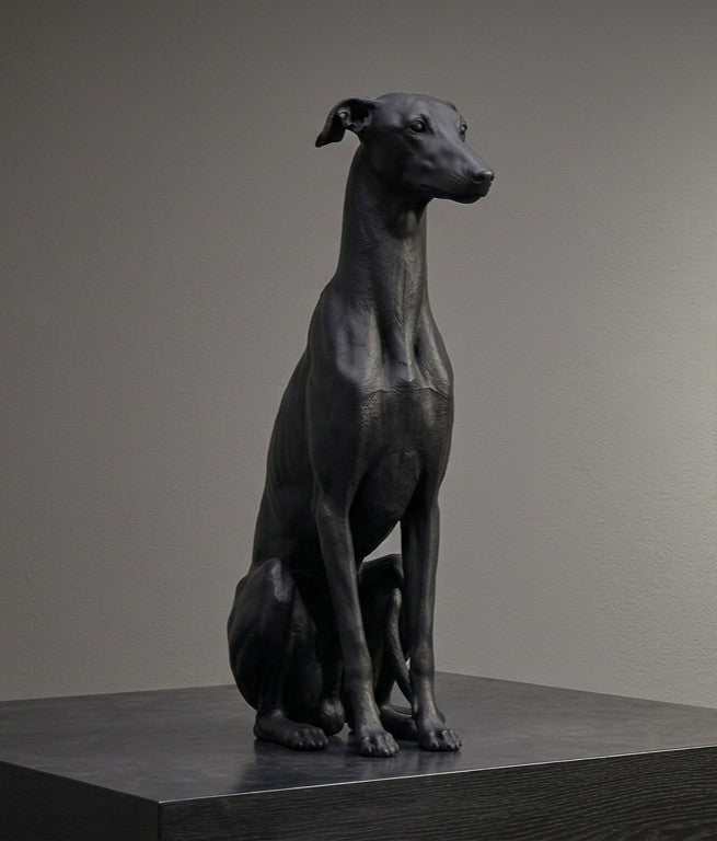 Levriero Seduto — Statua da Collezione in Resina Nera Opaca - Taraflo