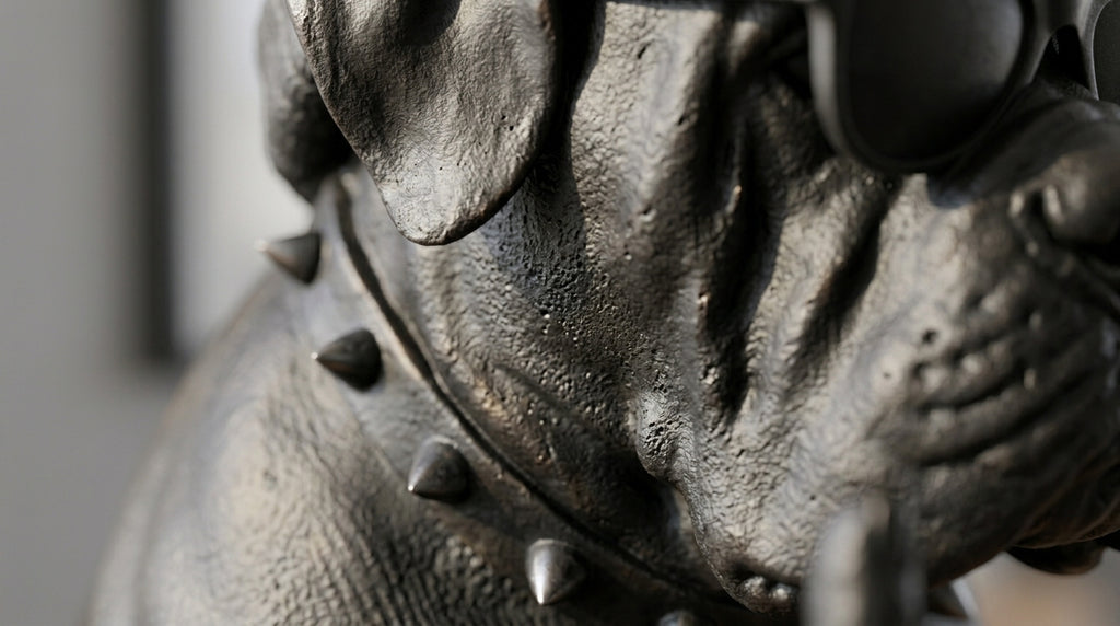 Rebel Cane Corso: Scultura Urbana in Resina Opaca Taraflo